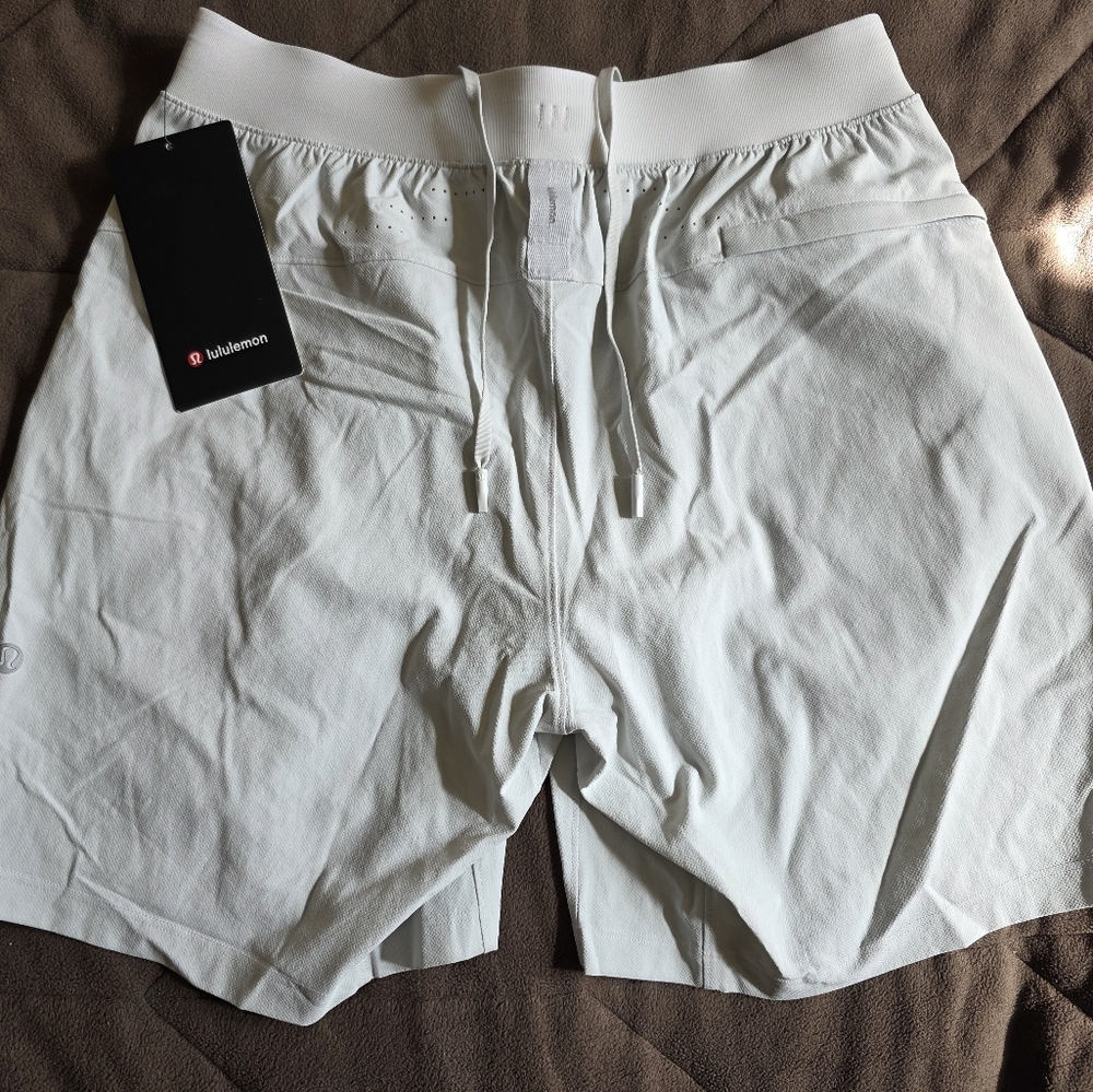 Lululemon FIRE! NWT! License To Train Short LL 7" Updated in Vapor. Sz XL. R2S! - Picture 11 of 15